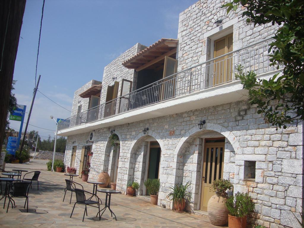 Kafiona Guesthouse Pírgos Dhiroú Екстериор снимка