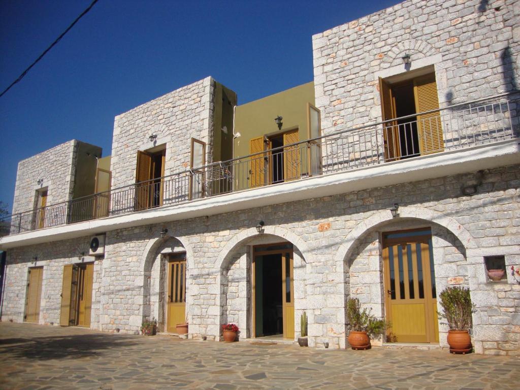 Kafiona Guesthouse Pírgos Dhiroú Екстериор снимка