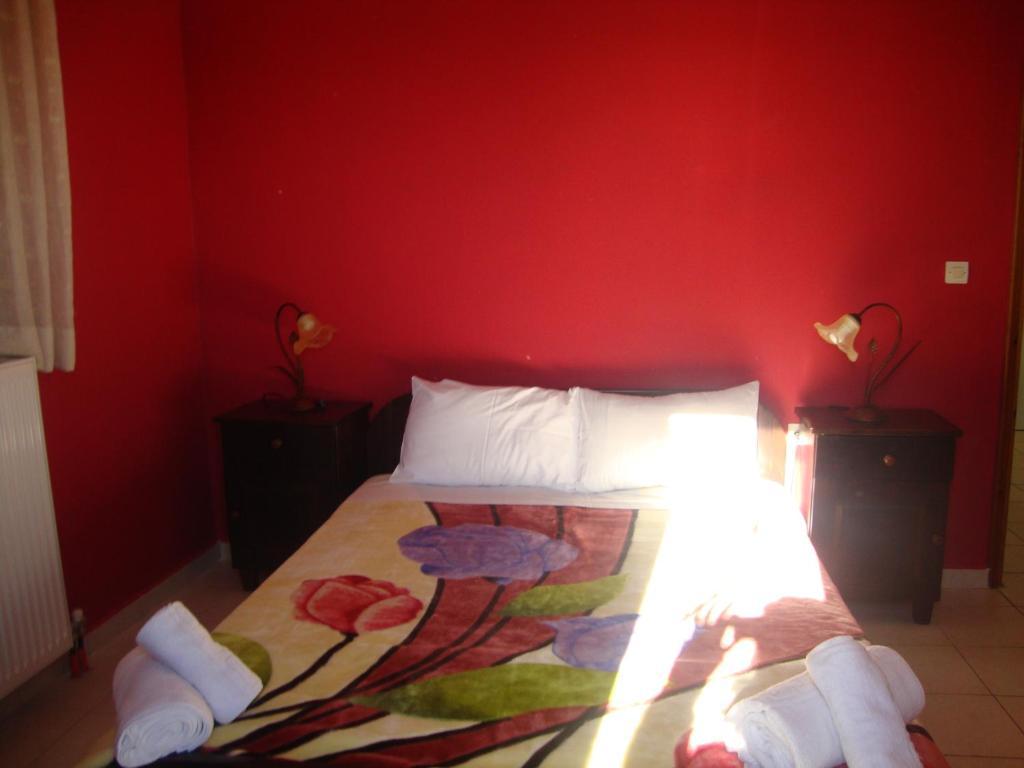 Kafiona Guesthouse Pírgos Dhiroú Екстериор снимка